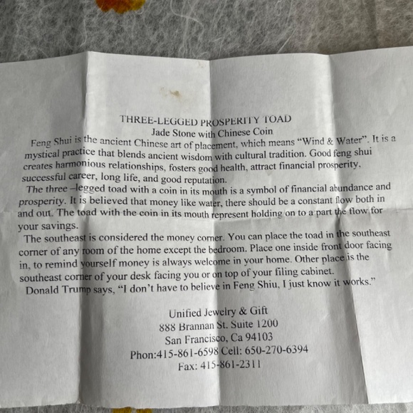 🌸 3 Legged Green Jade Frog w/ Jade Coin on display Wood - Picture 4 of 15